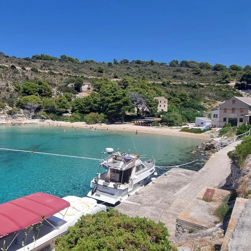 Porat beach on Bisevo - Vis